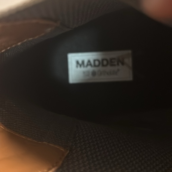 New men’s Sz 11 light grey Chelsea business to casual boots by Steve Madden - Picture 11 of 12